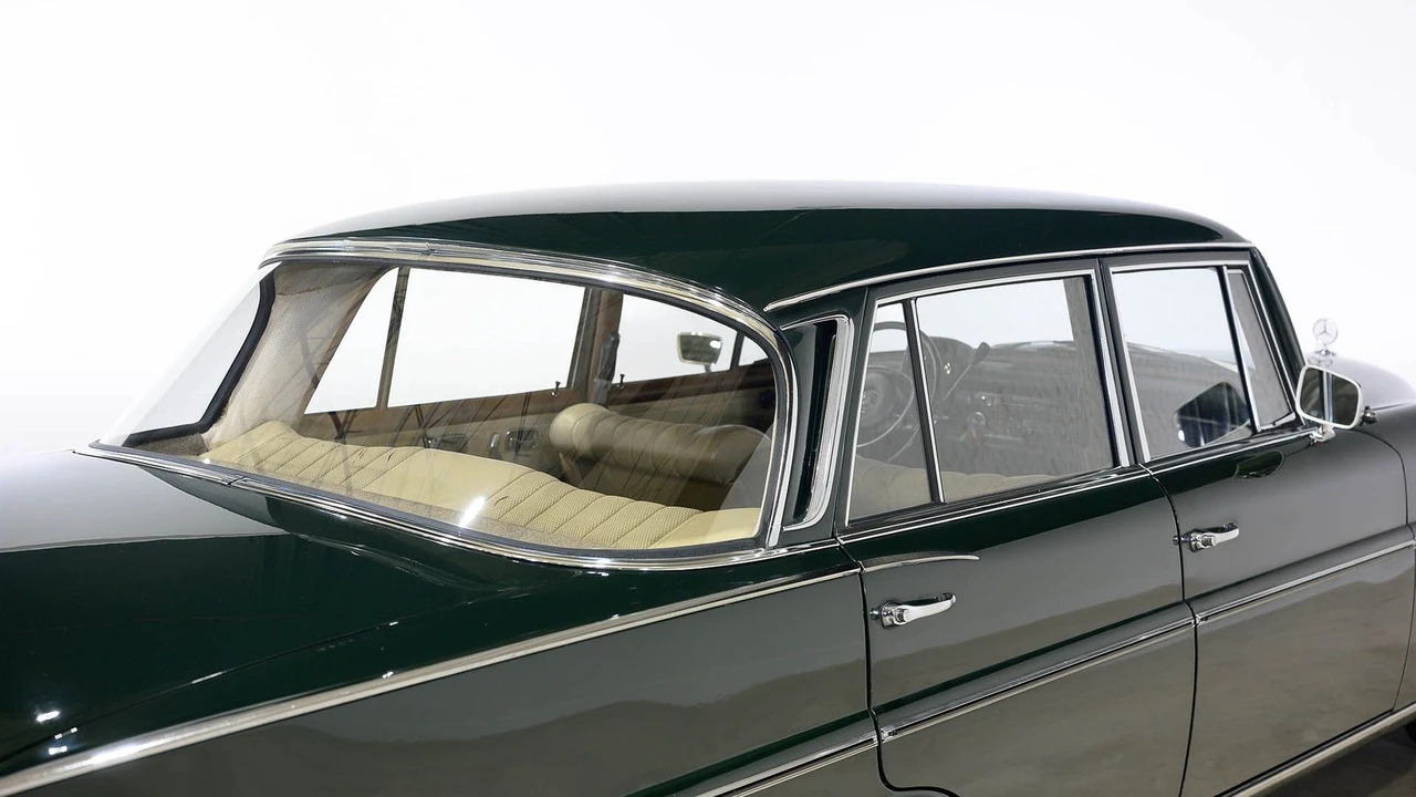 1968 Mercedes-Benz W110 - Image 18 of 31