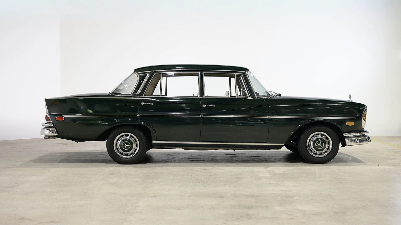 1968 Mercedes-Benz W110 - Image 6 of 31