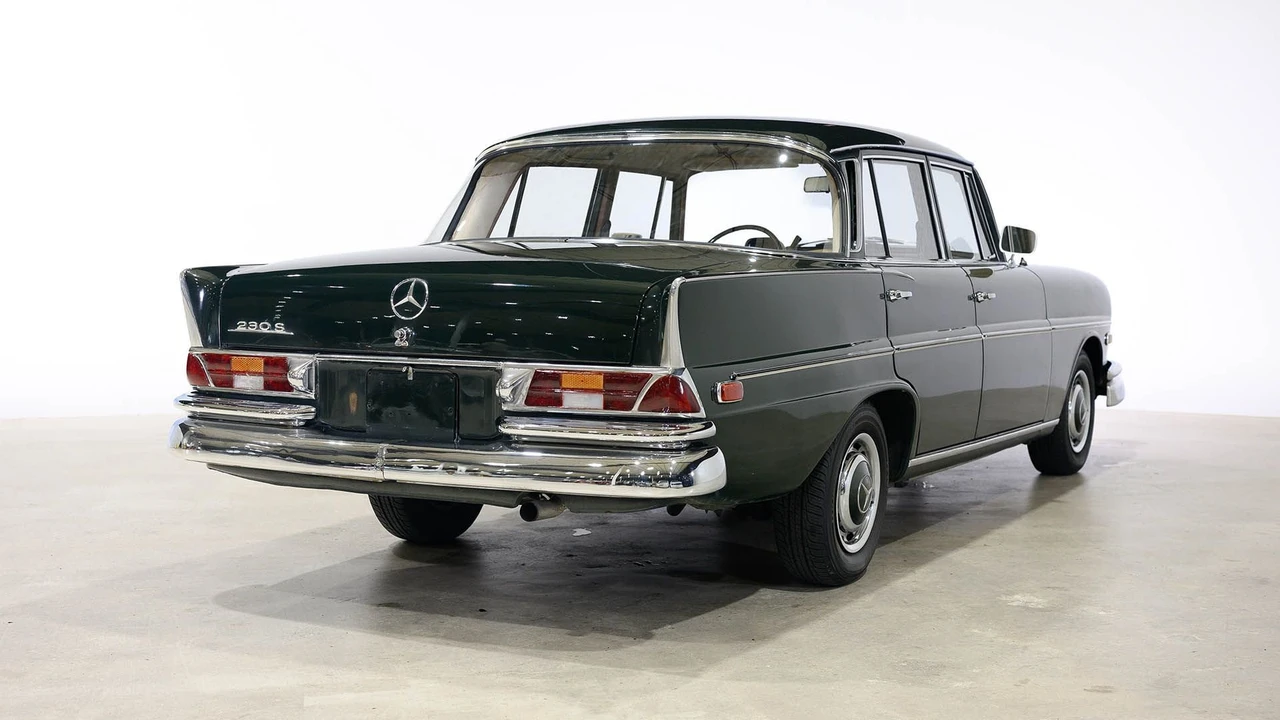 1968 Mercedes-Benz W110 - Image 15 of 31
