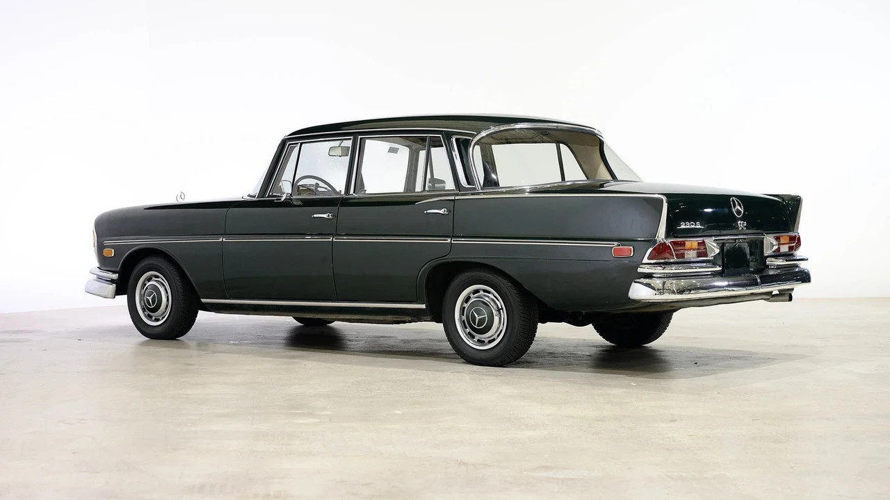 1968 Mercedes-Benz W110 - Image 26 of 31