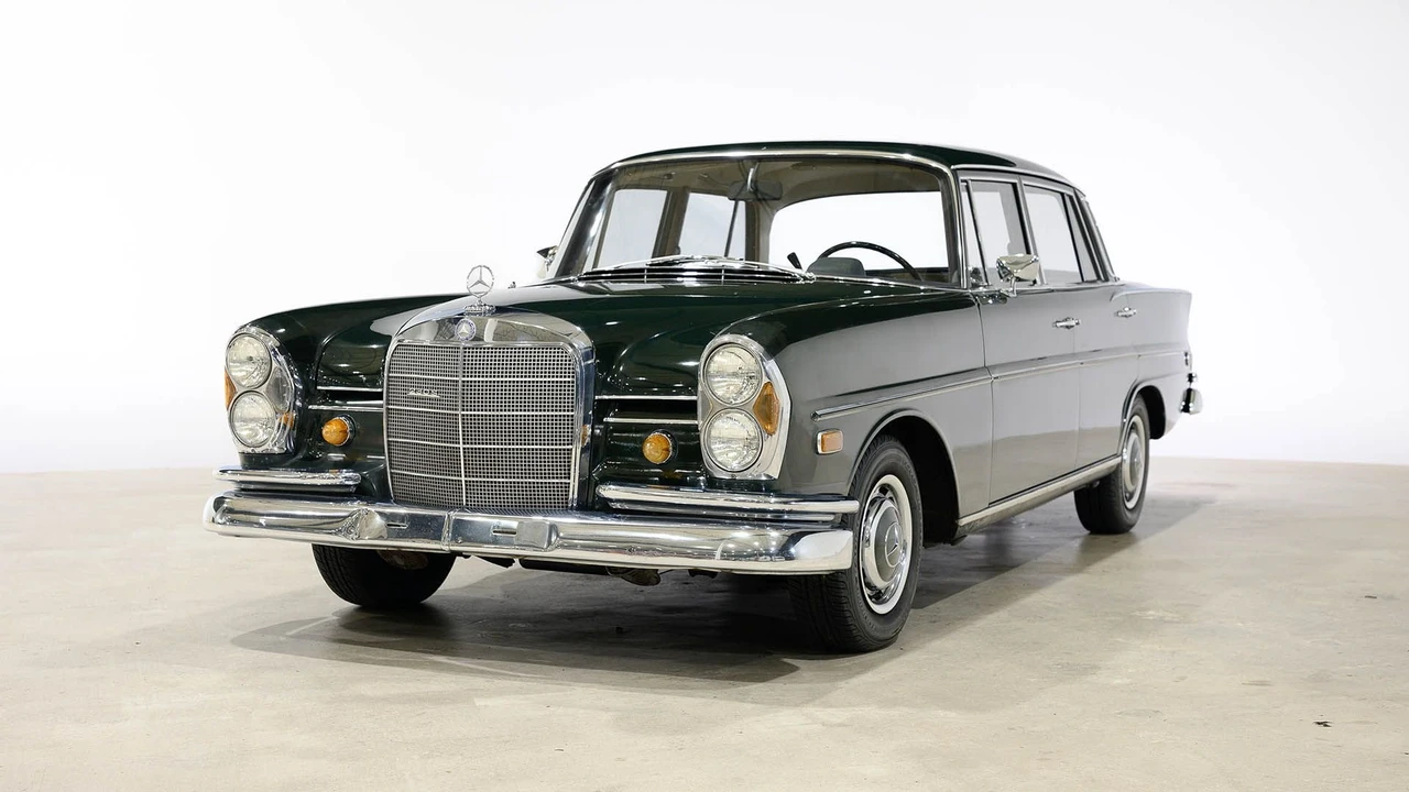 1968 Mercedes-Benz W110 - Image 8 of 31