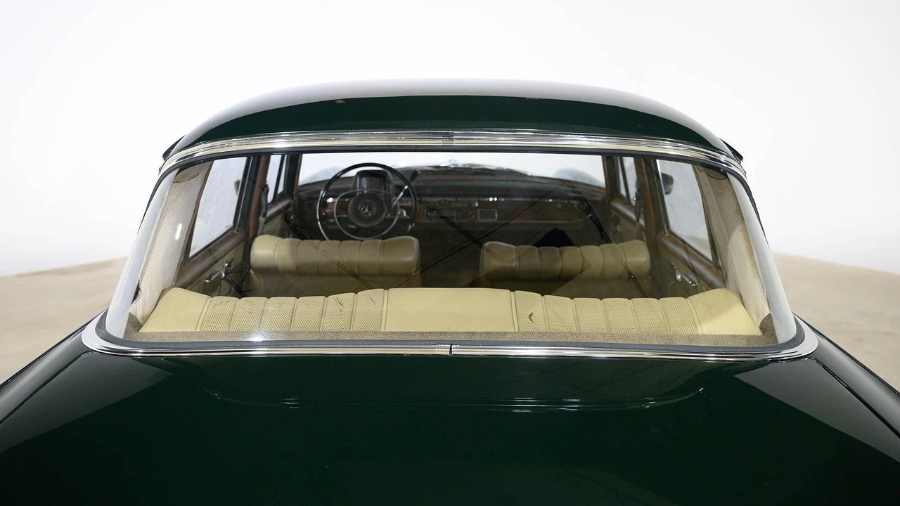 1968 Mercedes-Benz W110 - Image 24 of 31