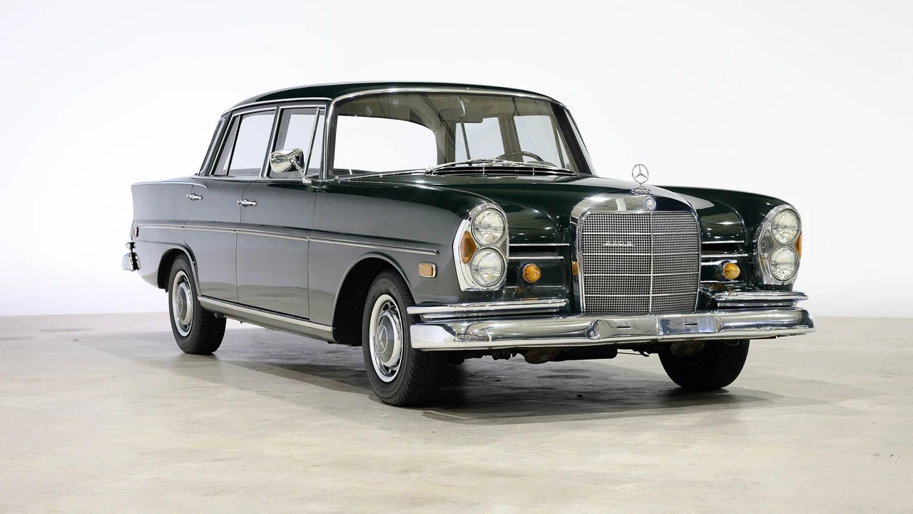 1968 Mercedes-Benz W110 - Image 13 of 31