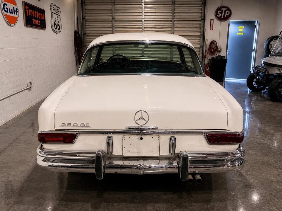 1968 Mercedes-Benz W108 & W109 - Image 2 of 31