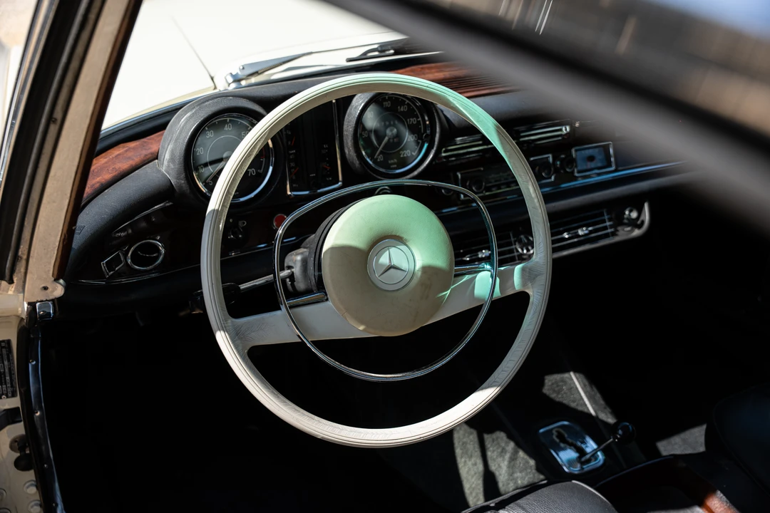 1968 Mercedes-Benz W111 Coupe - Image 4 of 16