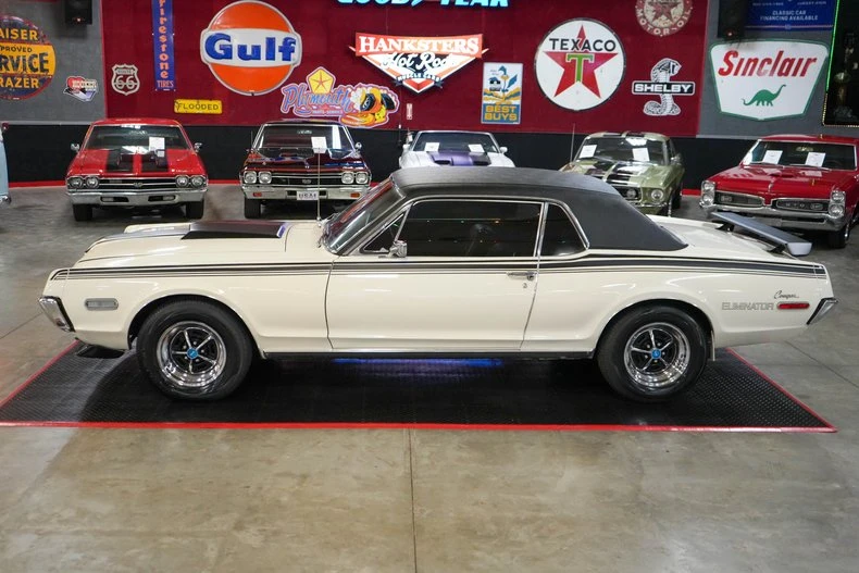 1968 Mercury Cougar 1st Gen - Image 12 of 31
