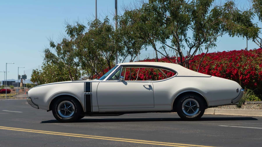 1968 Oldsmobile 442 2nd Gen - Image 2 of 15