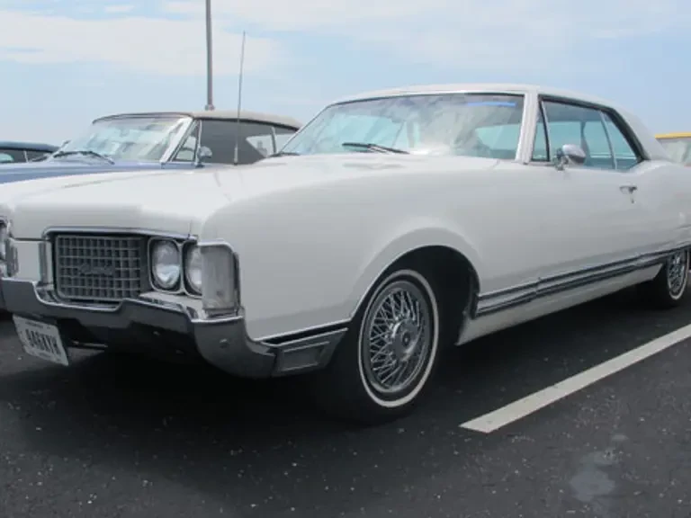 1968 Oldsmobile 98 - Image 2 of 2