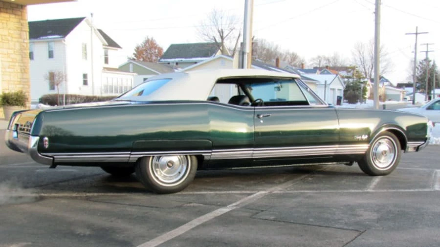 1968 Oldsmobile 98 - Image 2 of 12