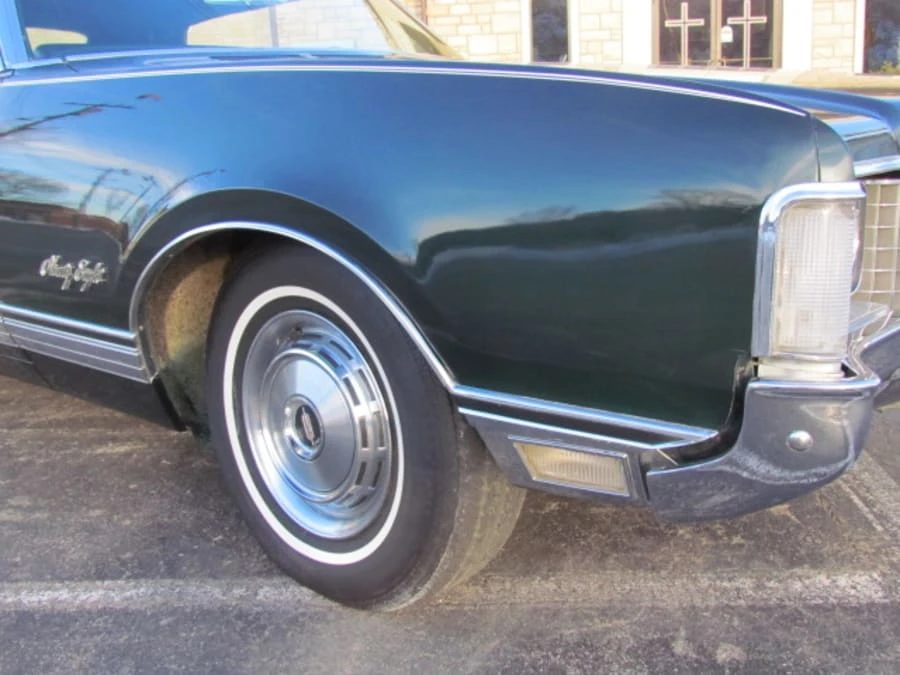 1968 Oldsmobile 98 - Image 8 of 12