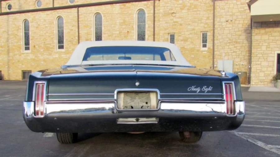 1968 Oldsmobile 98 - Image 10 of 12
