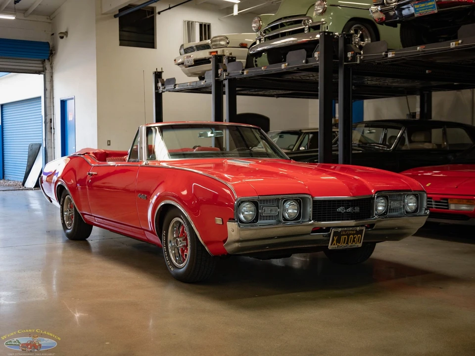1968 Oldsmobile Cutlass Supreme - Image 11 of 21