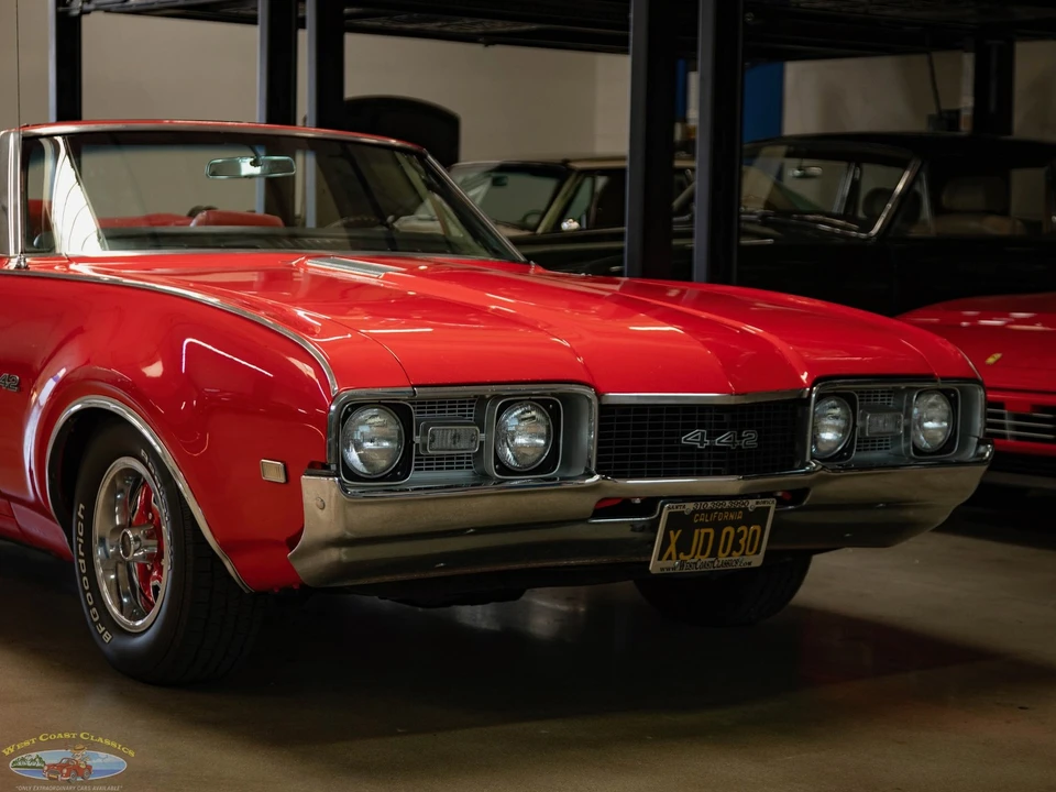 1968 Oldsmobile Cutlass Supreme - Image 13 of 21