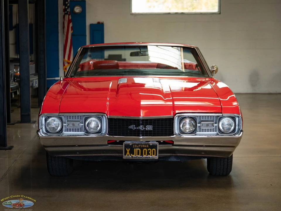 1968 Oldsmobile Cutlass Supreme - Image 14 of 21