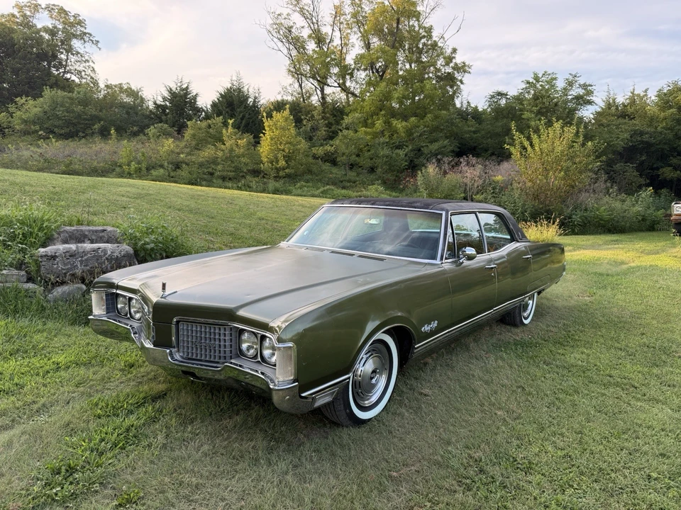 1968 Oldsmobile 98 - Image 2 of 13