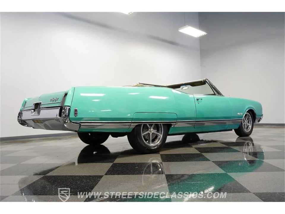 1968 Oldsmobile 98 - Image 26 of 31
