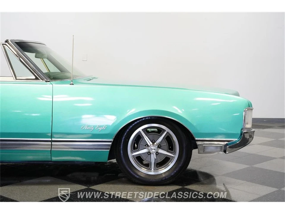1968 Oldsmobile 98 - Image 29 of 31