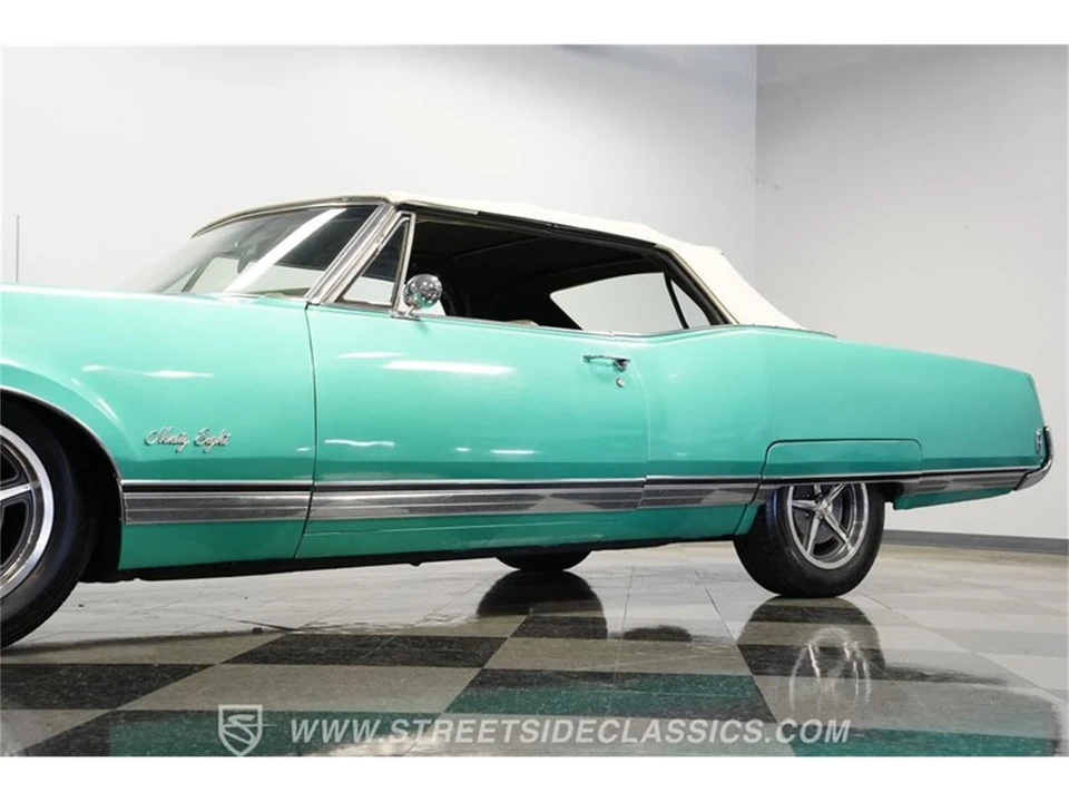 1968 Oldsmobile 98 - Image 21 of 31