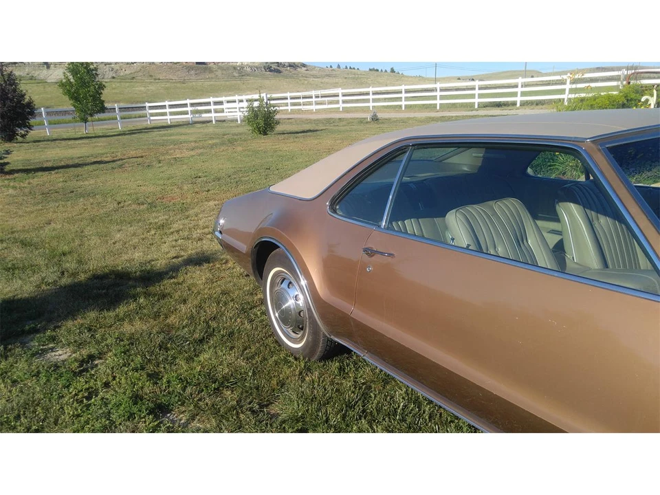 1968 Oldsmobile Toronado - Image 2 of 11