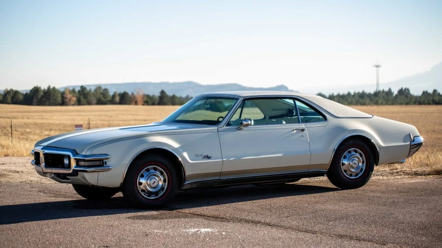1968 Oldsmobile Toronado - Image 8 of 31