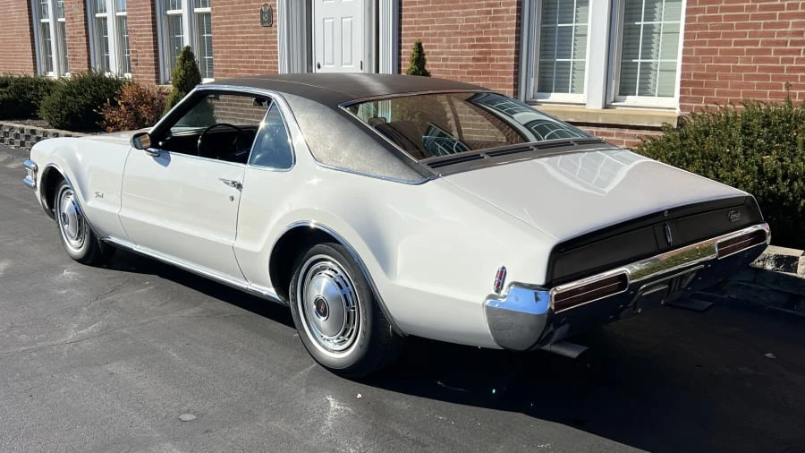 1968 Oldsmobile Toronado - Image 3 of 9