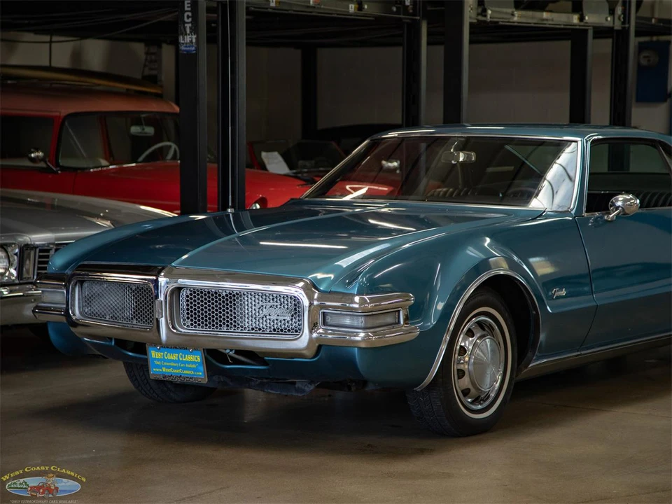 1968 Oldsmobile Toronado - Image 8 of 31