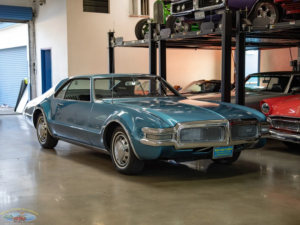 1968 Oldsmobile Toronado - Image 11 of 31
