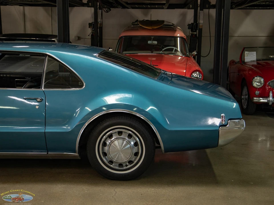 1968 Oldsmobile Toronado - Image 8 of 31
