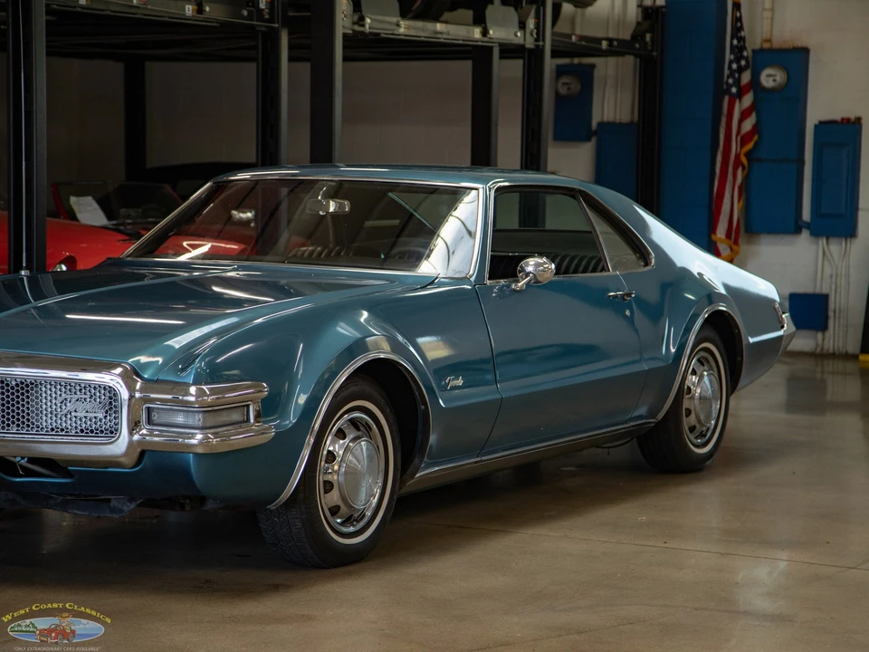 1968 Oldsmobile Toronado - Image 10 of 31