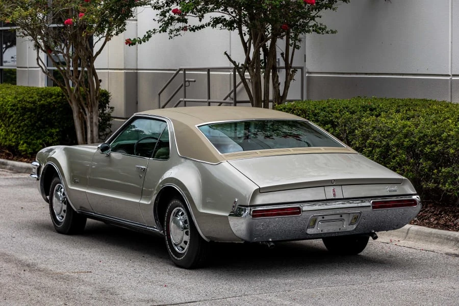 1968 Oldsmobile Toronado - Image 8 of 31