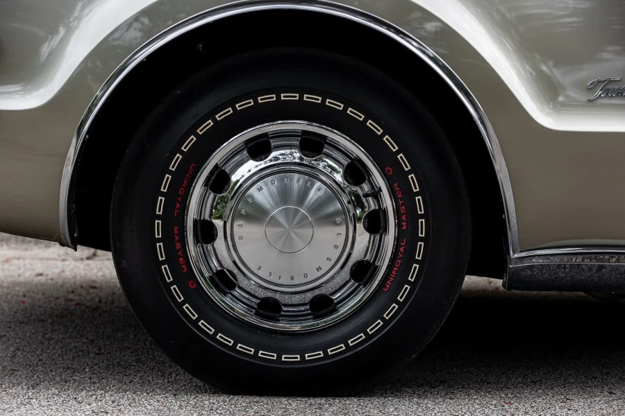 1968 Oldsmobile Toronado - Image 12 of 31