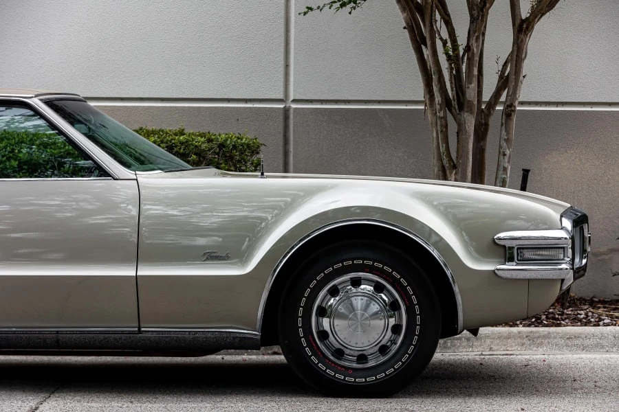 1968 Oldsmobile Toronado - Image 21 of 31