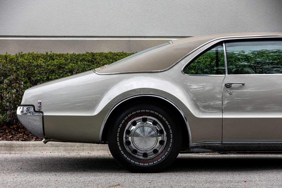 1968 Oldsmobile Toronado - Image 25 of 31