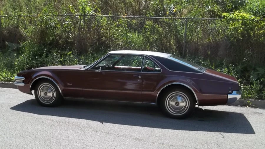1968 Oldsmobile Toronado - Image 2 of 10