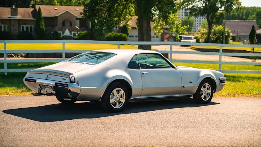 1968 Oldsmobile Toronado - Image 3 of 20