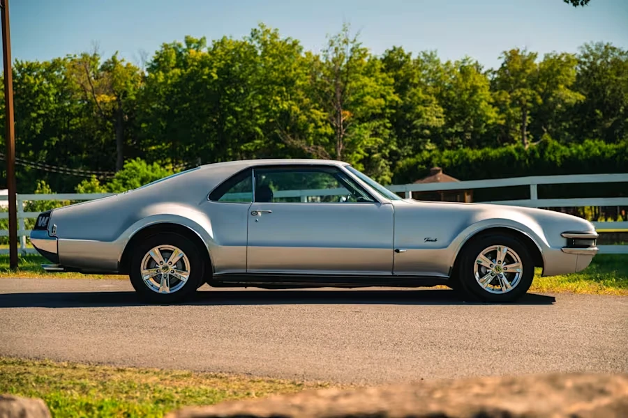 1968 Oldsmobile Toronado - Image 2 of 20