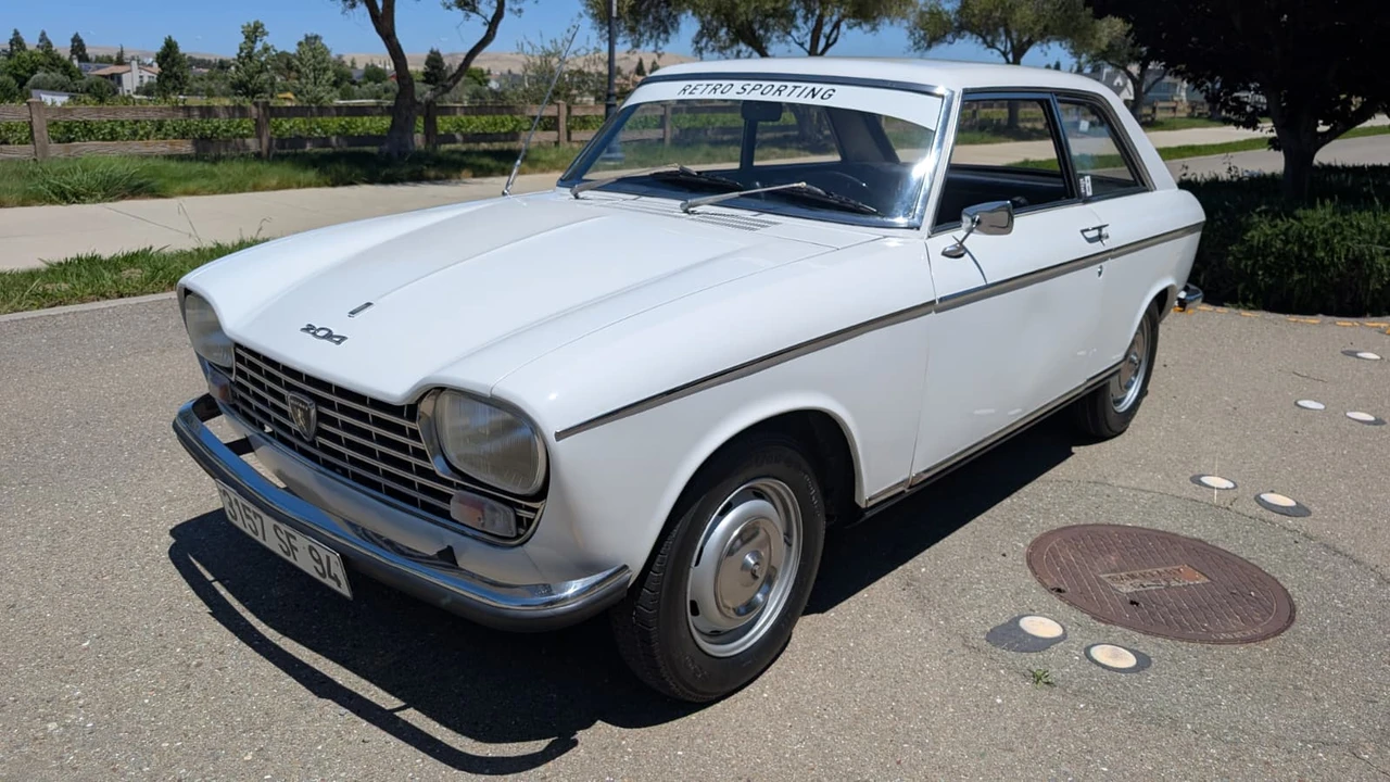 1968 Peugeot - Image 2 of 31
