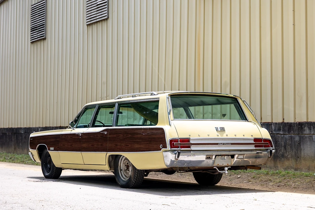 1968 Plymouth Suburban - Image 4 of 31