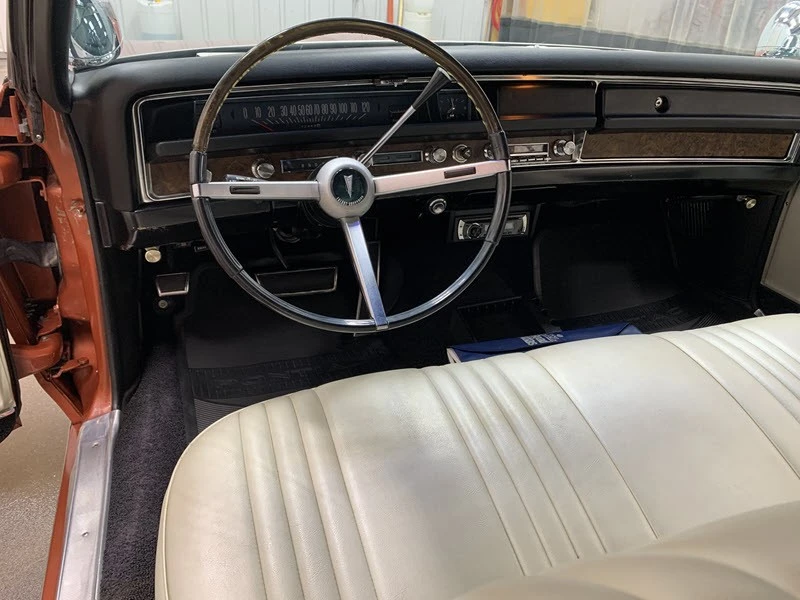 1968 Pontiac Bonneville 3rd Gen - Image 10 of 31