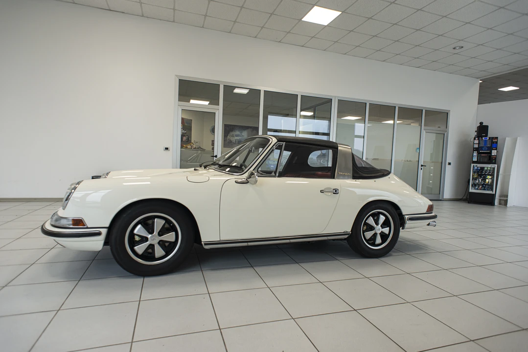 2018 Porsche 991 Targa 4 & 4S - Image 18 of 31