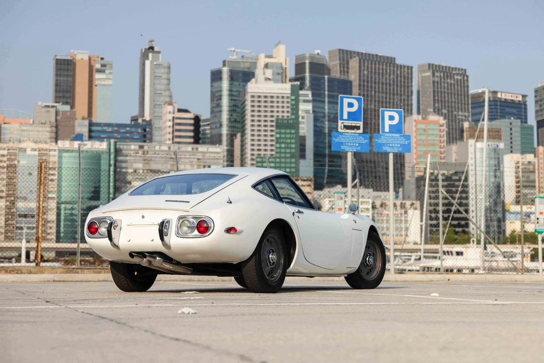 1968 Toyota 2000GT - Image 13 of 31