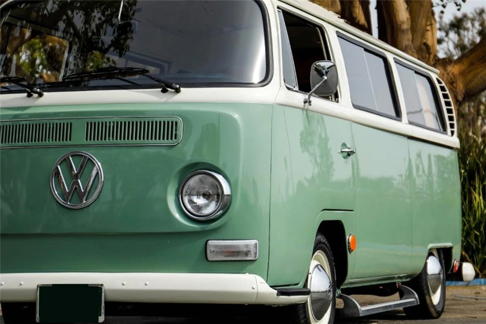 1968 Volkswagen Bay-Window Bus - Image 2 of 3