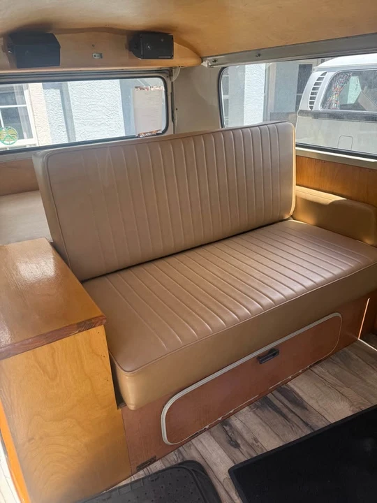 1968 Volkswagen Bay-Window Bus - Image 9 of 10
