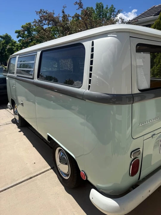 1968 Volkswagen Bay-Window Bus - Image 4 of 10