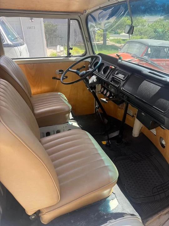 1968 Volkswagen Bay-Window Bus - Image 7 of 10