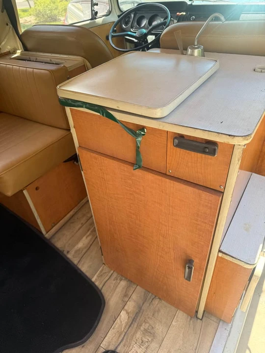 1968 Volkswagen Bay-Window Bus - Image 6 of 10