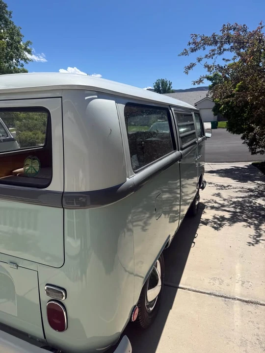 1968 Volkswagen Bay-Window Bus - Image 5 of 10