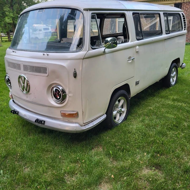 1968 Volkswagen Bay-Window Bus - Image 2 of 6