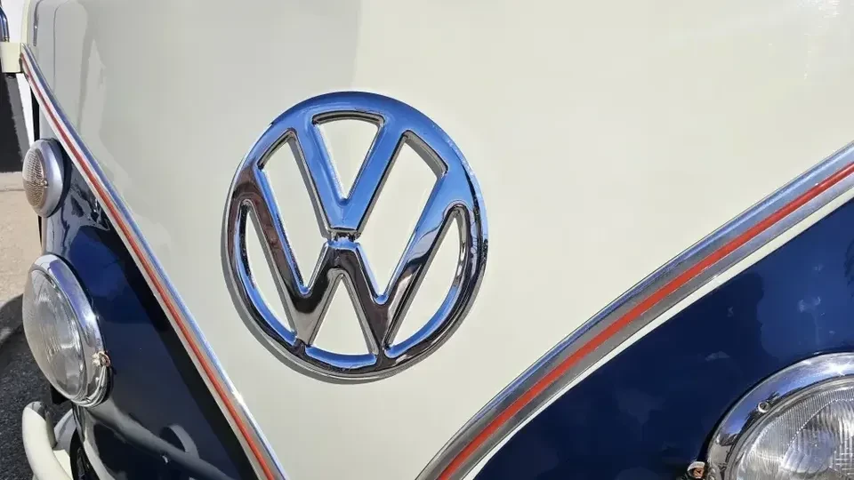 1968 Volkswagen Split-Window Bus - Image 10 of 17