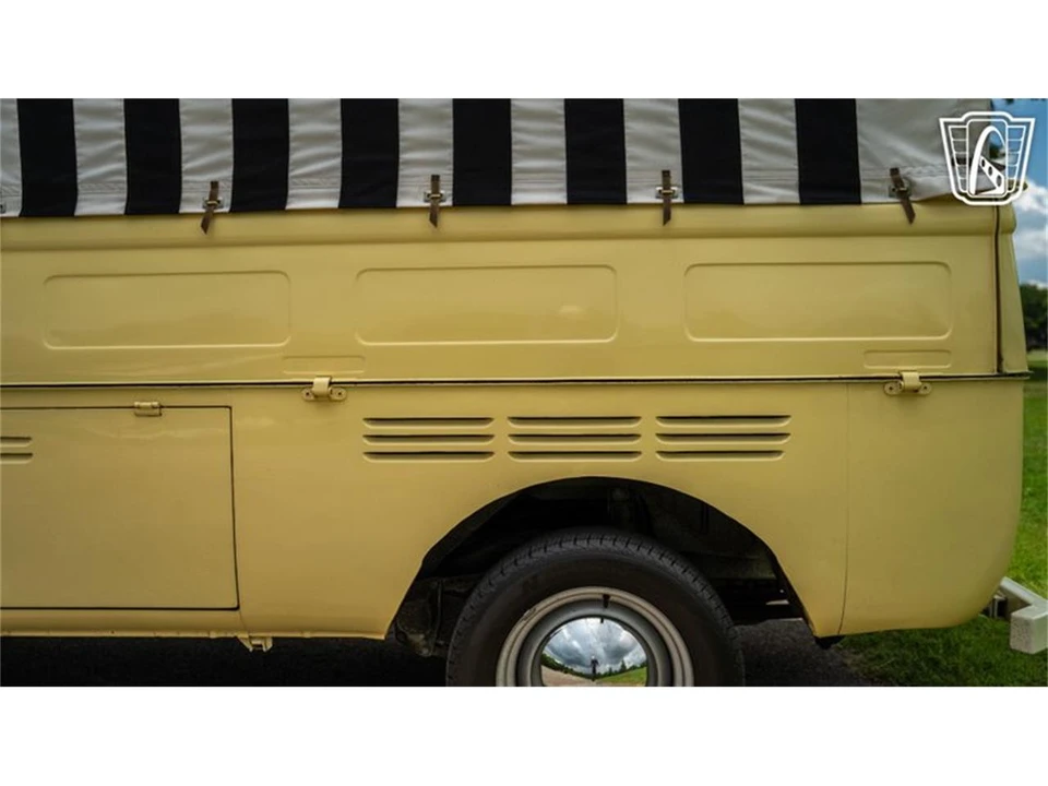 1968 Volkswagen Bay-Window Bus - Image 31 of 31